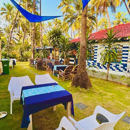 Garden Aroma Palolem, Beachside Hostel & Cafe Bar